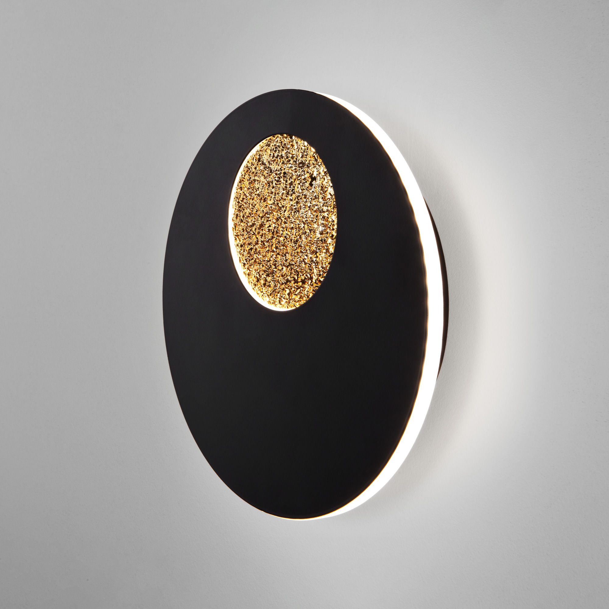 Настенный светодиодный светильник Eurosvet Areola 40150/1 LED черный /золото. Фото 1