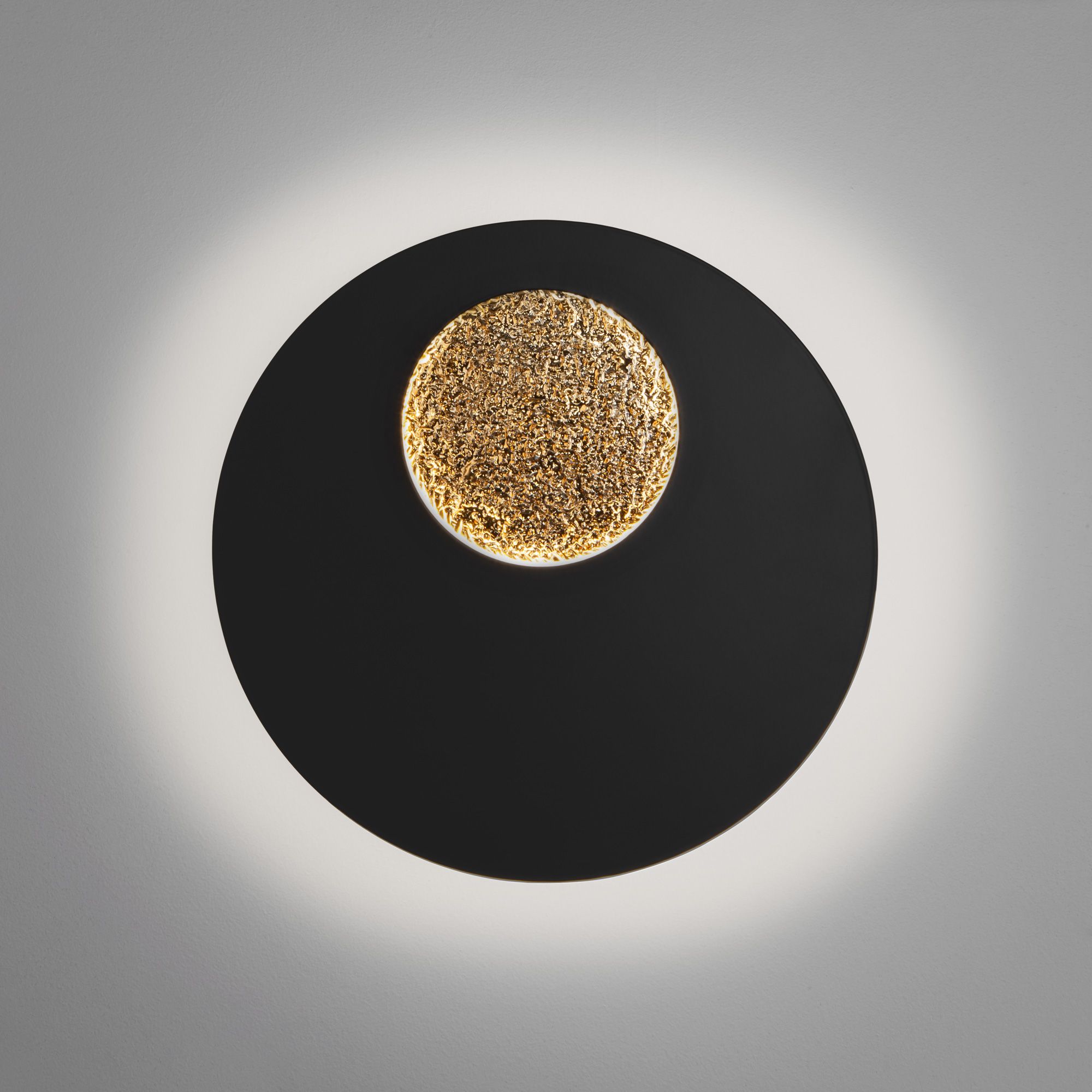 Настенный светодиодный светильник Eurosvet Areola 40150/1 LED черный /золото. Фото 3