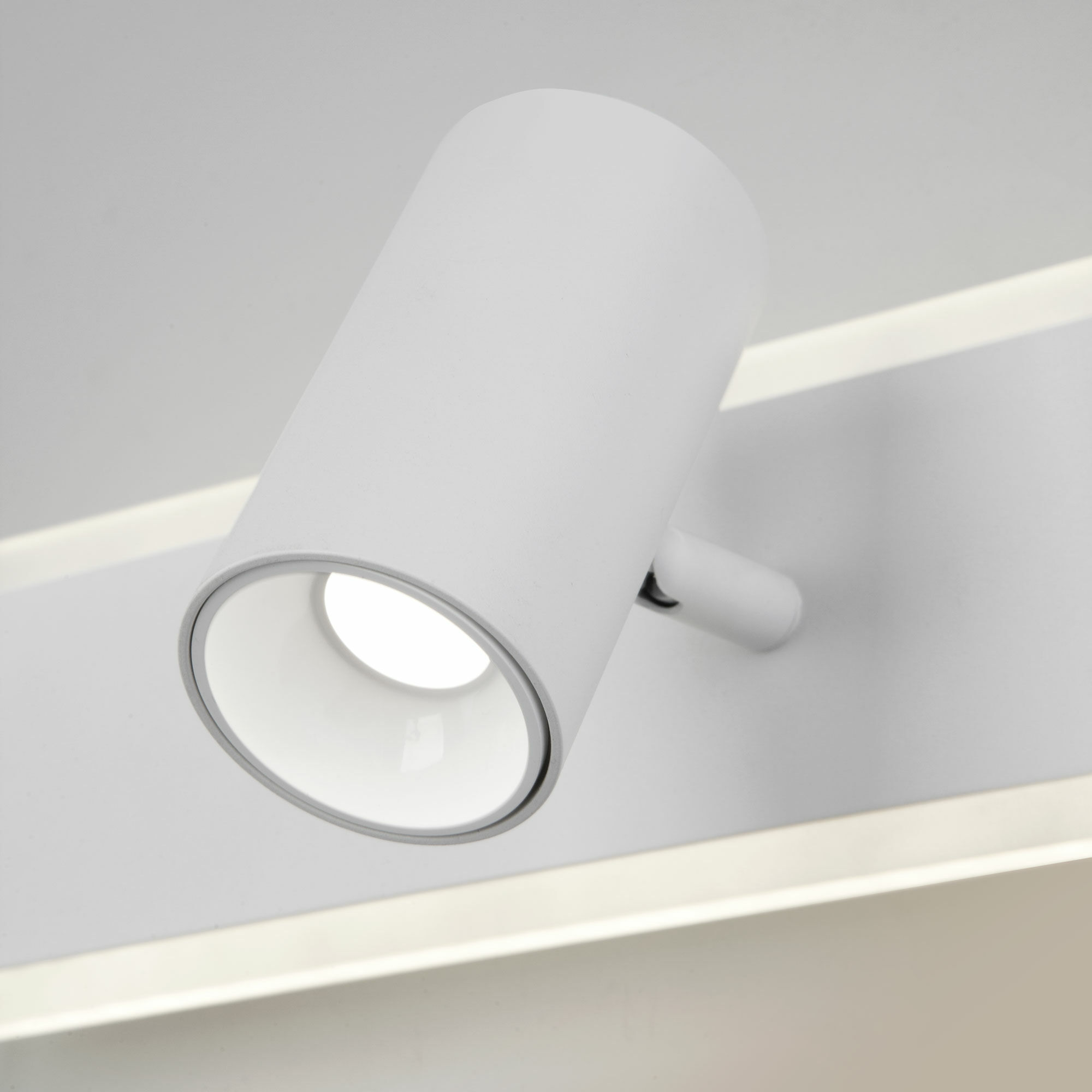 Настенный светодиодный светильник с USB и Type-C Eurosvet Binar 20127/1 LED белый. Фото 2