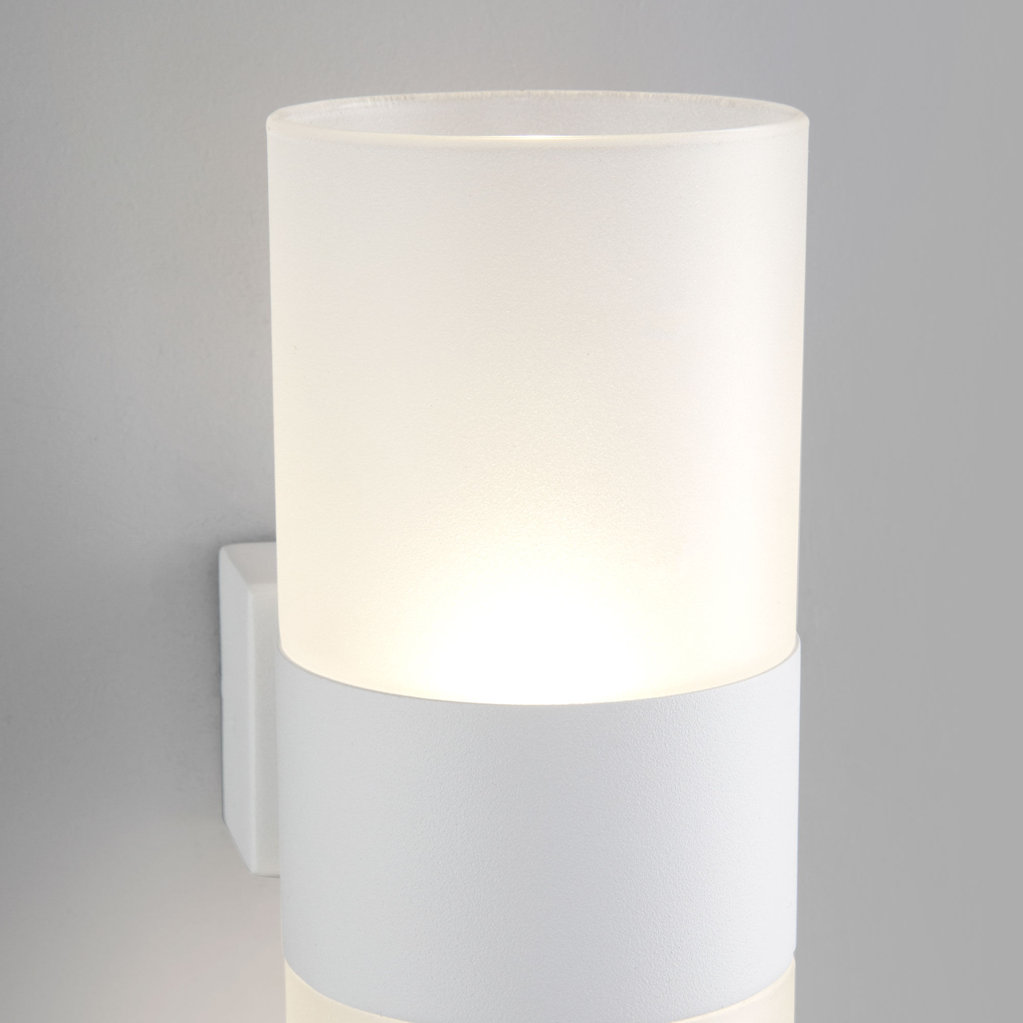 Настенный светодиодный светильник со стеклянным плафоном Eurosvet Watford 40021/1 LED белый/матовый. Фото 2