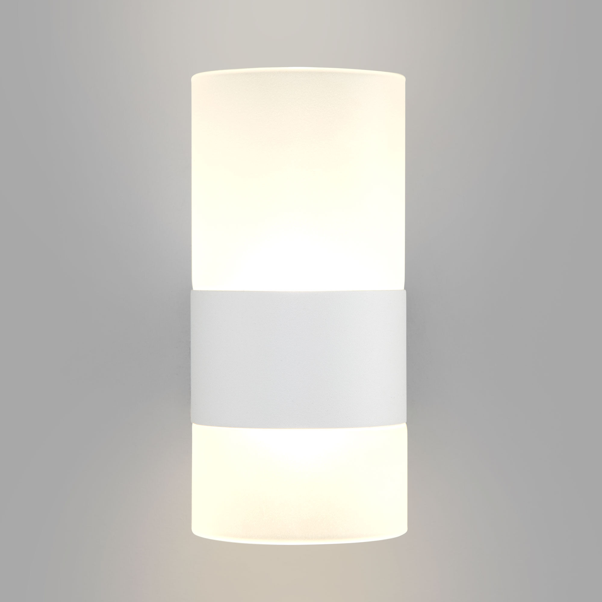 Настенный светодиодный светильник со стеклянным плафоном Eurosvet Watford 40021/1 LED белый/матовый. Фото 3