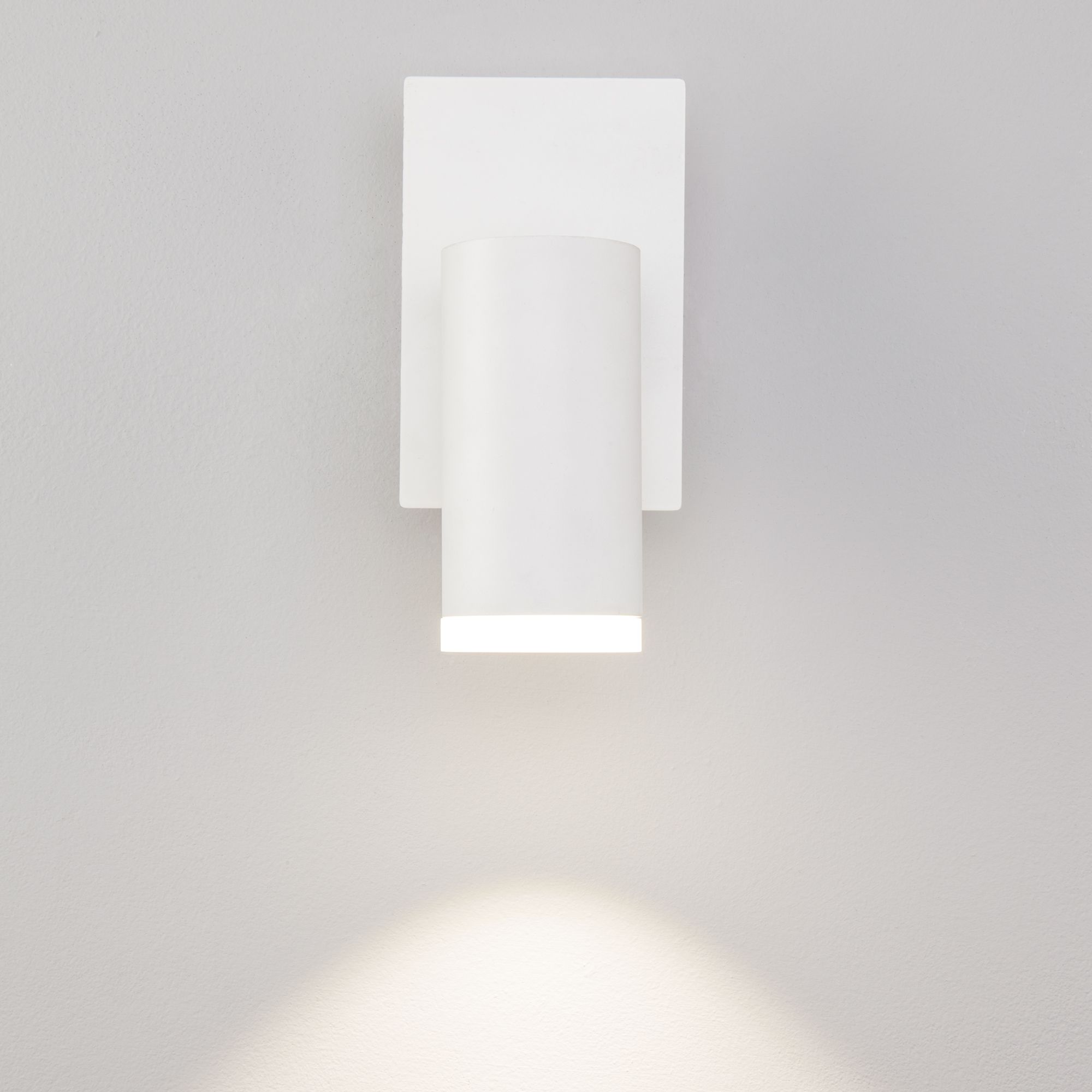 Настенный светодиодный светильник в стиле минимализм Eurosvet Holly 20067/1 LED белый. Фото 3