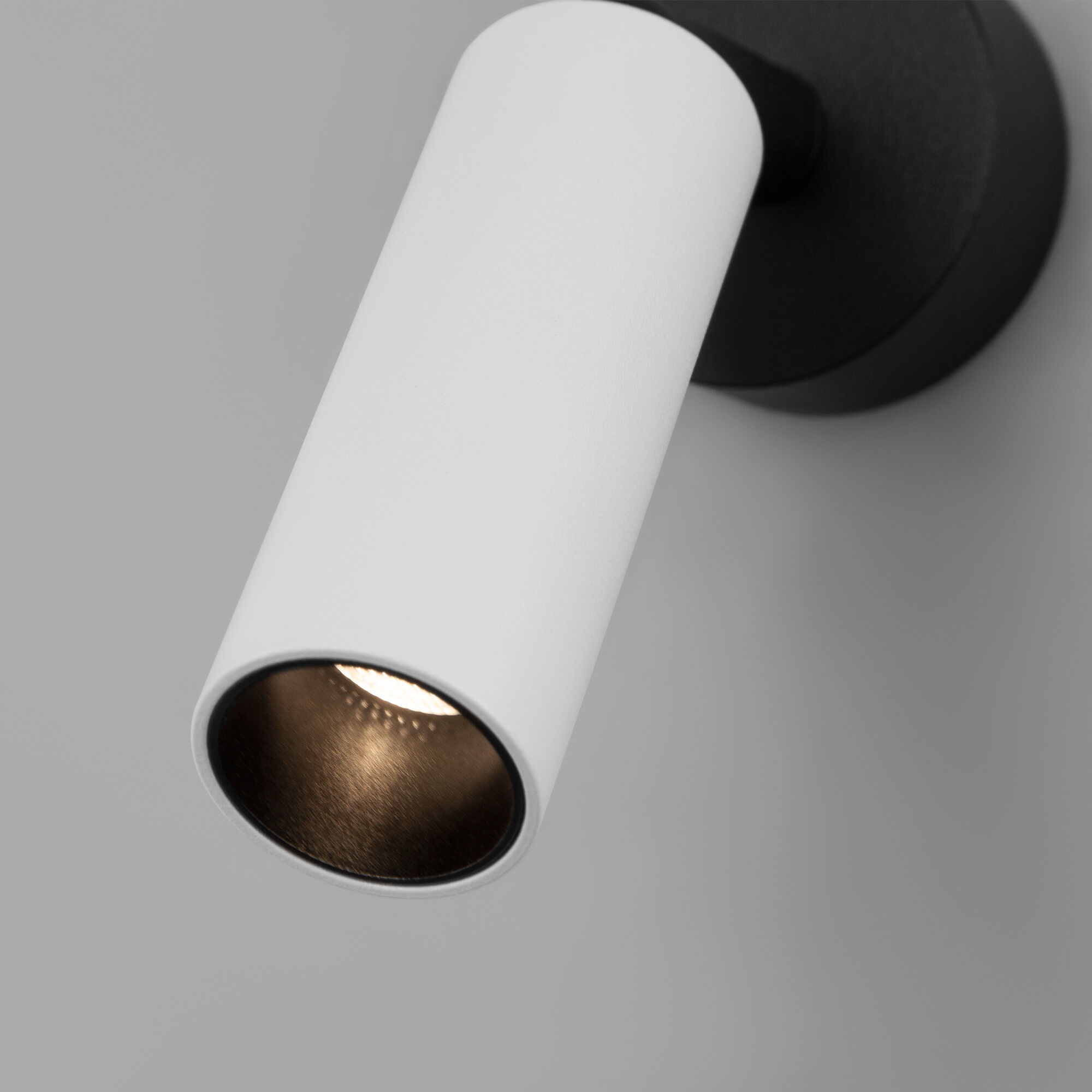 Настенный светодиодный светильник в стиле минимализм Eurosvet Pin 20133/1 LED белый/черный. Фото 2