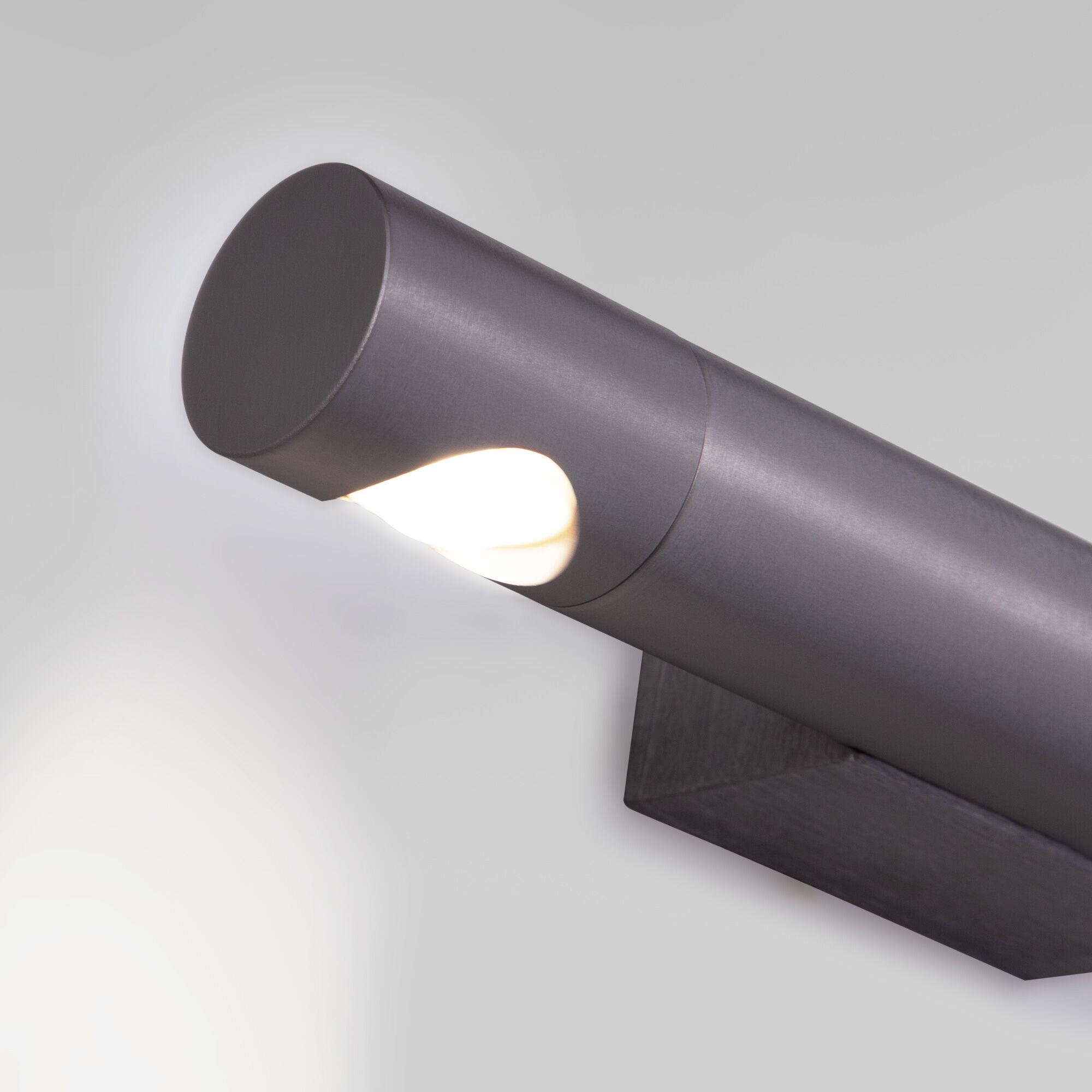 Настенный светодиодный светильник в стиле минимализм Eurosvet Tybee 40161 LED титан. Фото 3
