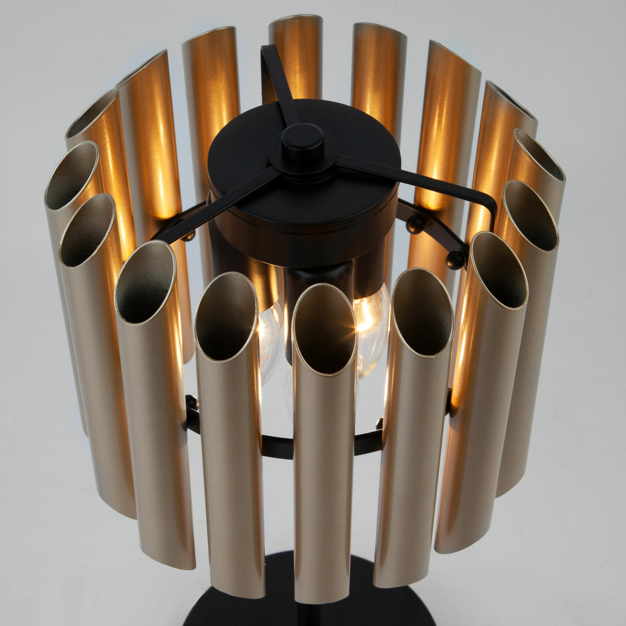 Настольная лампа с металлическим плафоном Bogate's Castellie 01106/3 черный / шампань. Фото 5