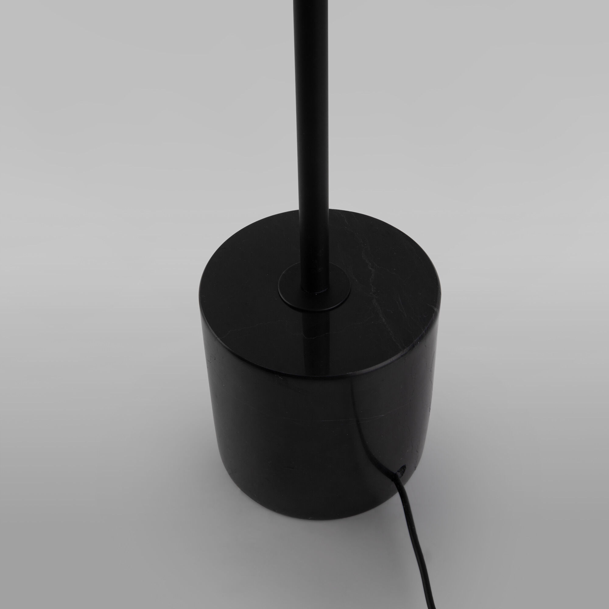 Настольный светильник с мраморным основанием Eurosvet Marbella 01157/1 черный. Фото 3