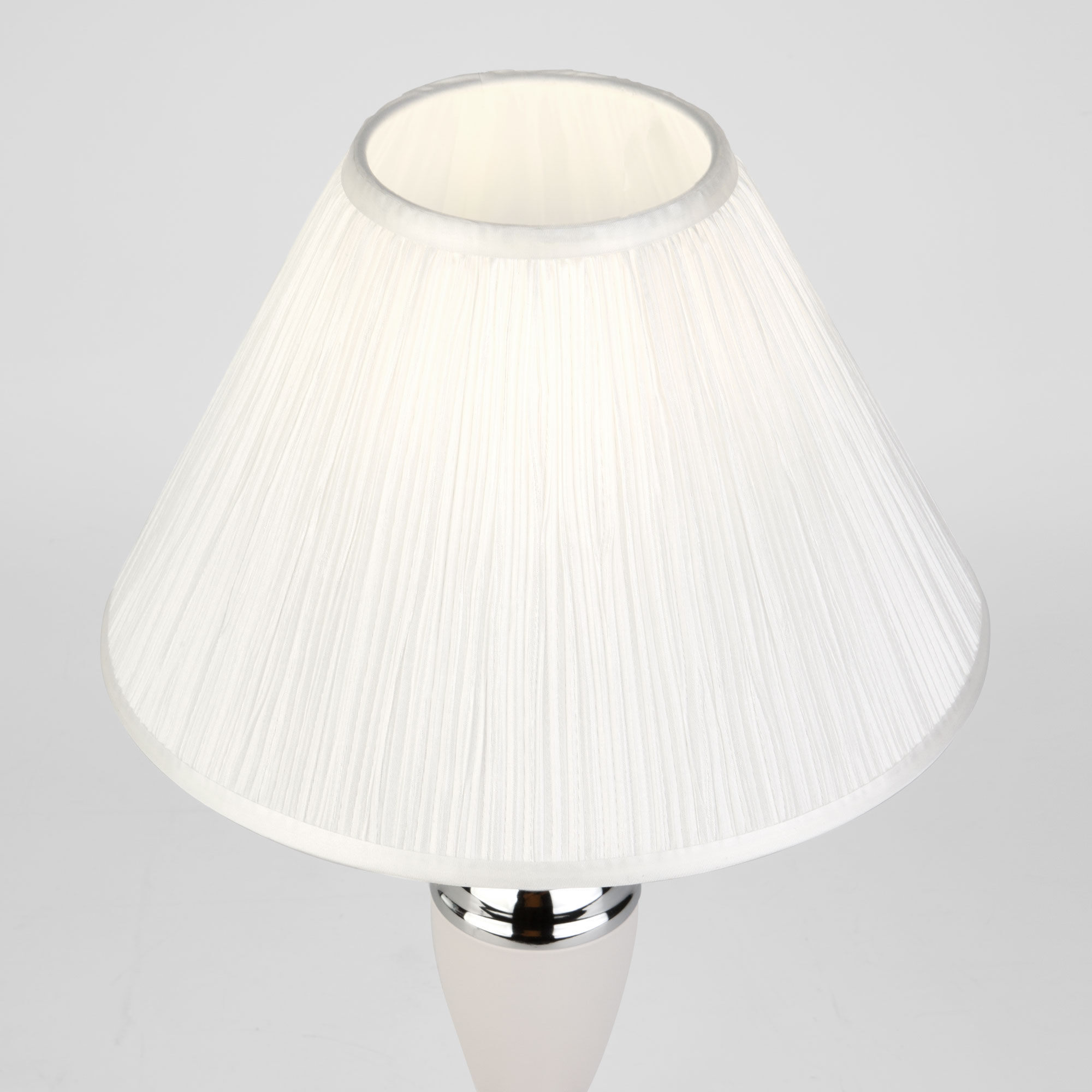 Настольный светильник с тканевым абажуром Eurosvet Majorka 008 белый. Фото 4