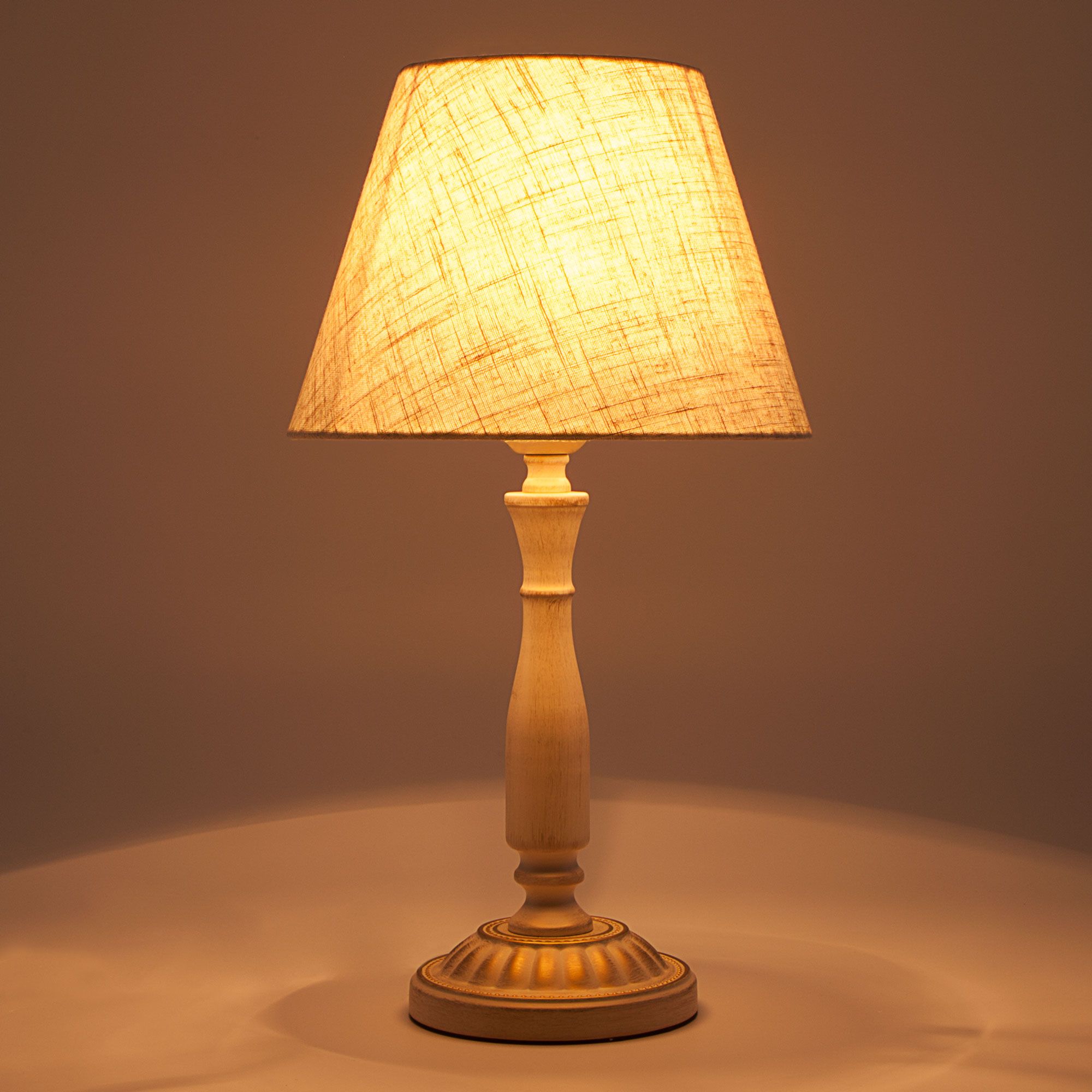 Настольный светильник с тканевым абажуром Eurosvet London 01060/1 белый с золотом. Фото 2