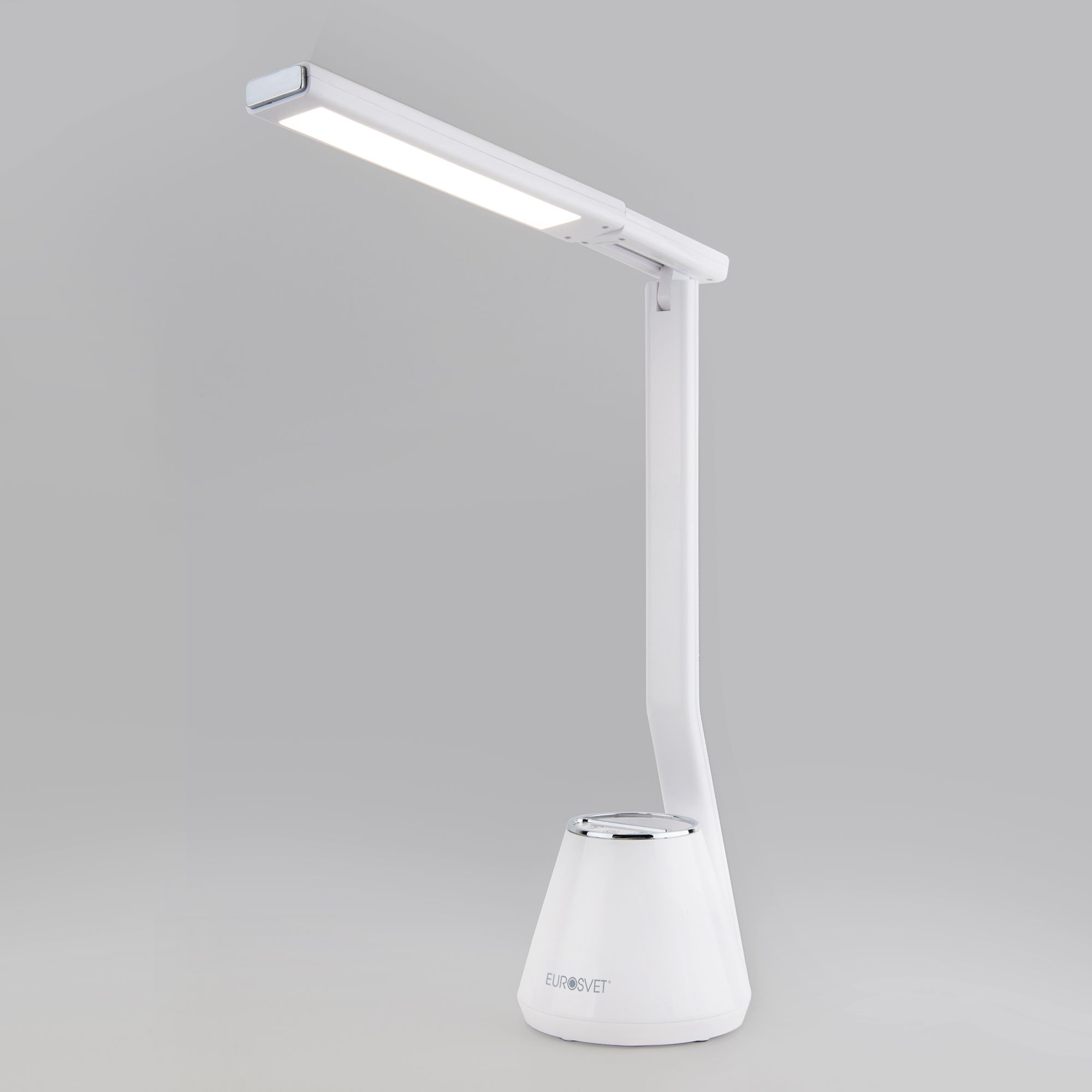 Настольный светодиодный светильник с сенсорным управлением и регулировкой цветовой температуры Eurosvet Office 80421/1 белый. Фото 1