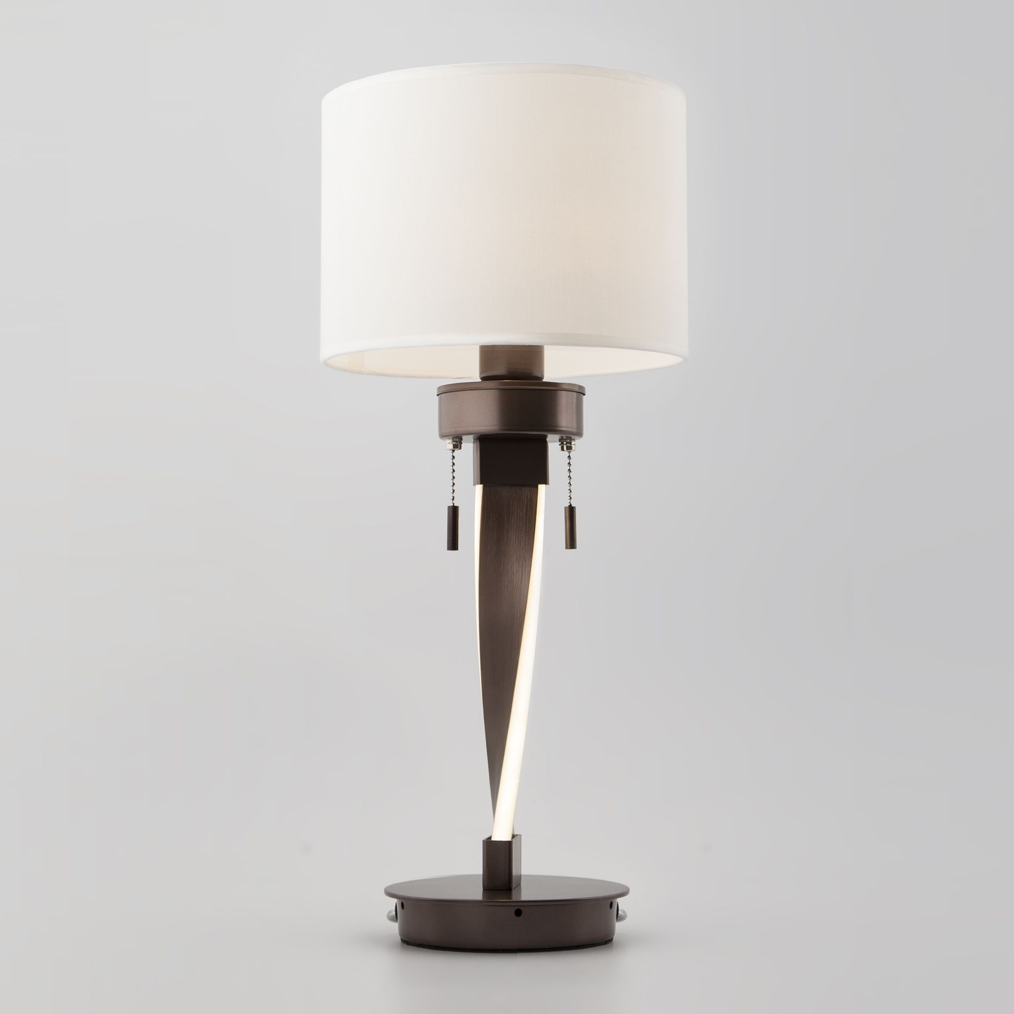 Настольный светодиодный светильник с тканевым абажуром Bogate's Titan 991 белый / коричневый. Фото 1