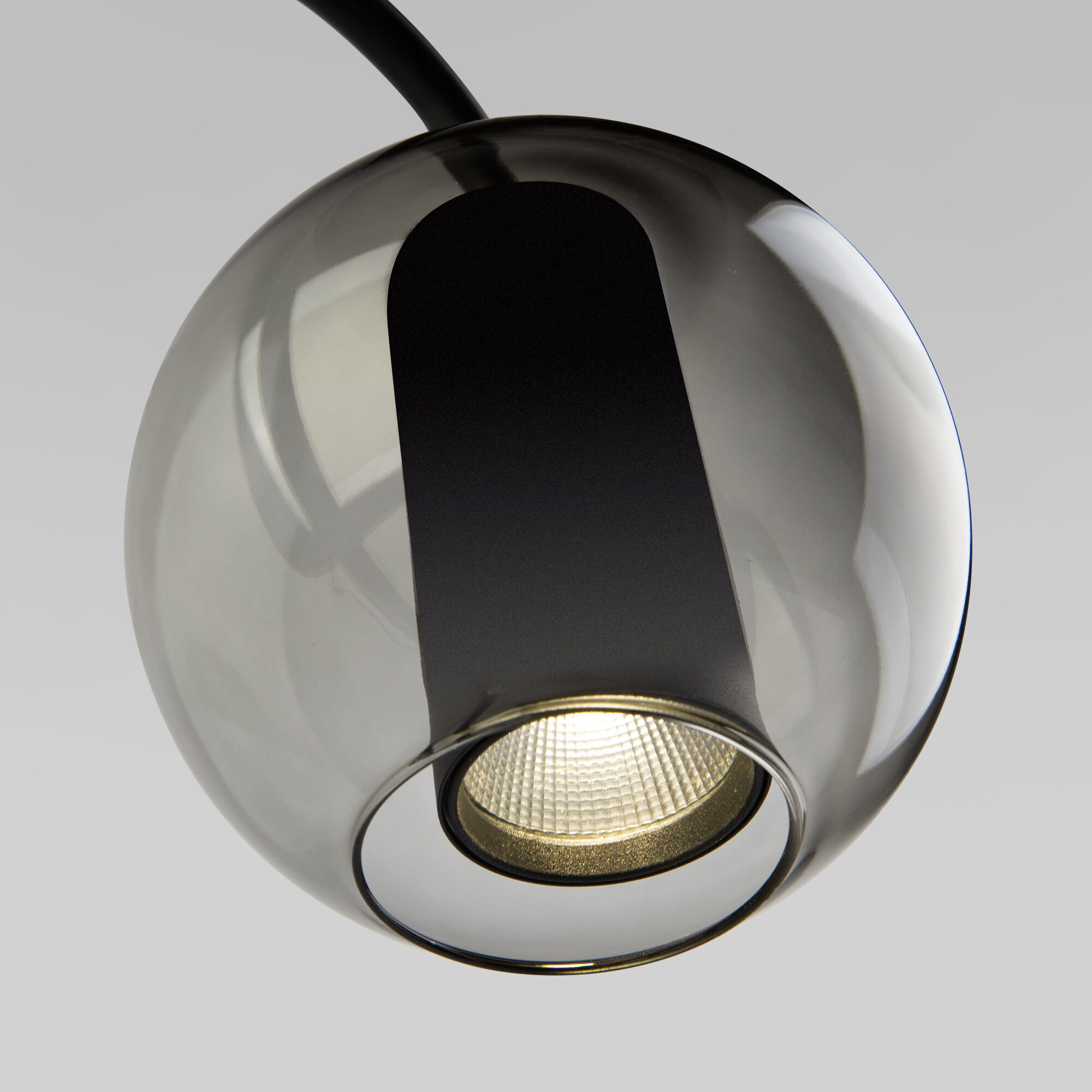 Настольный светодиодный светильник со стеклянным плафоном Eurosvet Cobble 80508/1 дымчатый. Фото 3