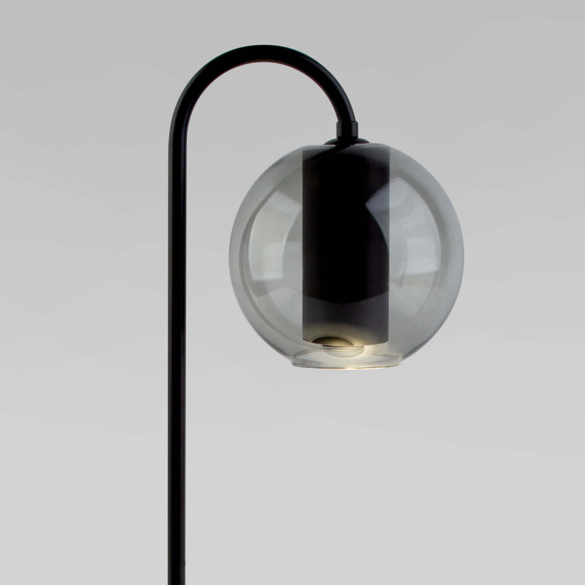 Настольный светодиодный светильник со стеклянным плафоном Eurosvet Cobble 80508/1 дымчатый. Фото 4