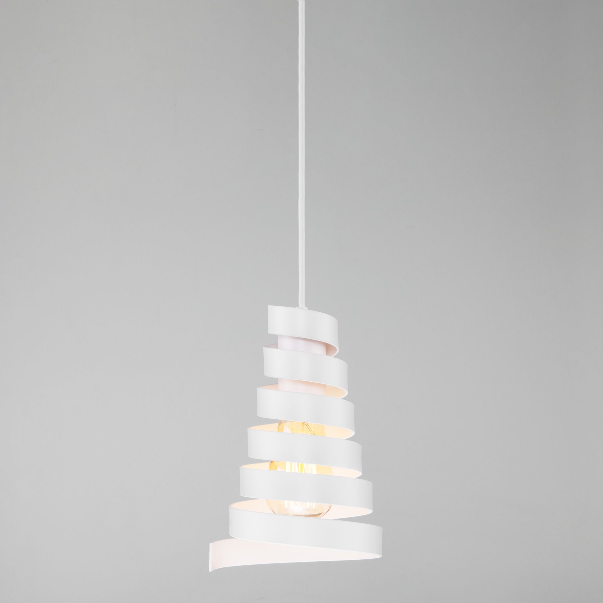 Подвесной светильник в стиле лофт Eurosvet Storm 50058/1 белый. Фото 1