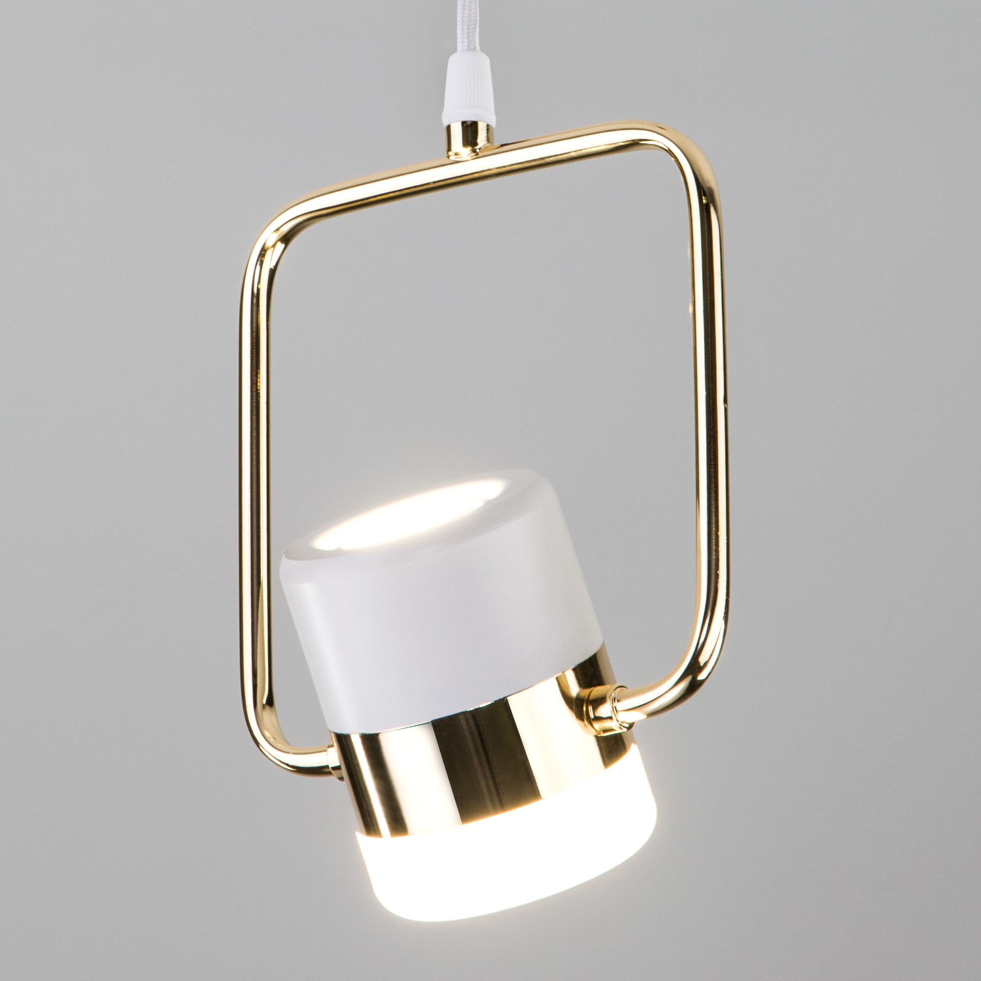 Подвесной светильник Eurosvet Oskar 50165/1 LED золото / белый. Фото 3