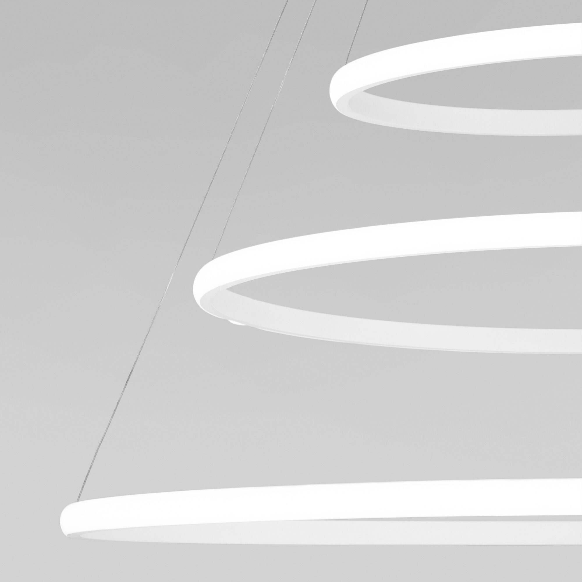 Подвесной светодиодный светильник с регулировкой цветовой температуры и яркости Eurosvet Collars 90264/3 белый. Фото 10