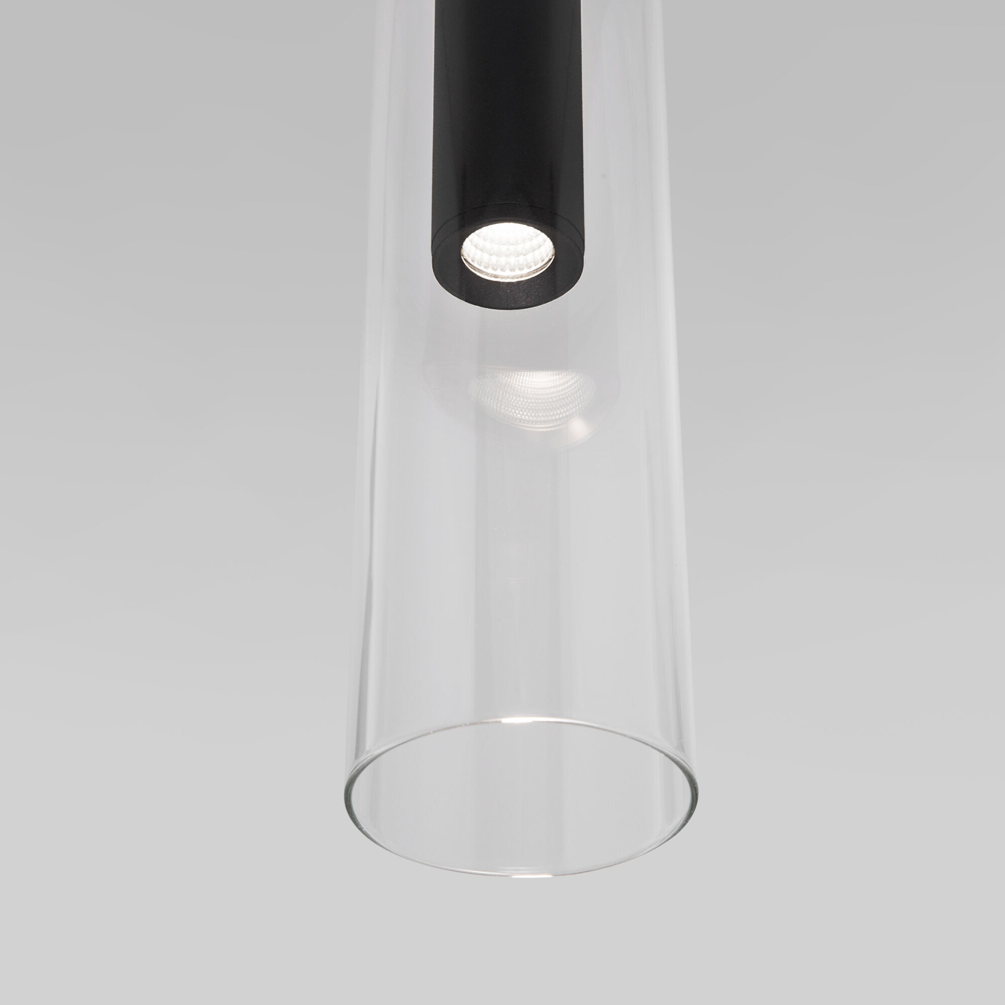 Подвесной светодиодный светильник со стеклянным плафоном Eurosvet Swan 50253/1 LED черный. Фото 2