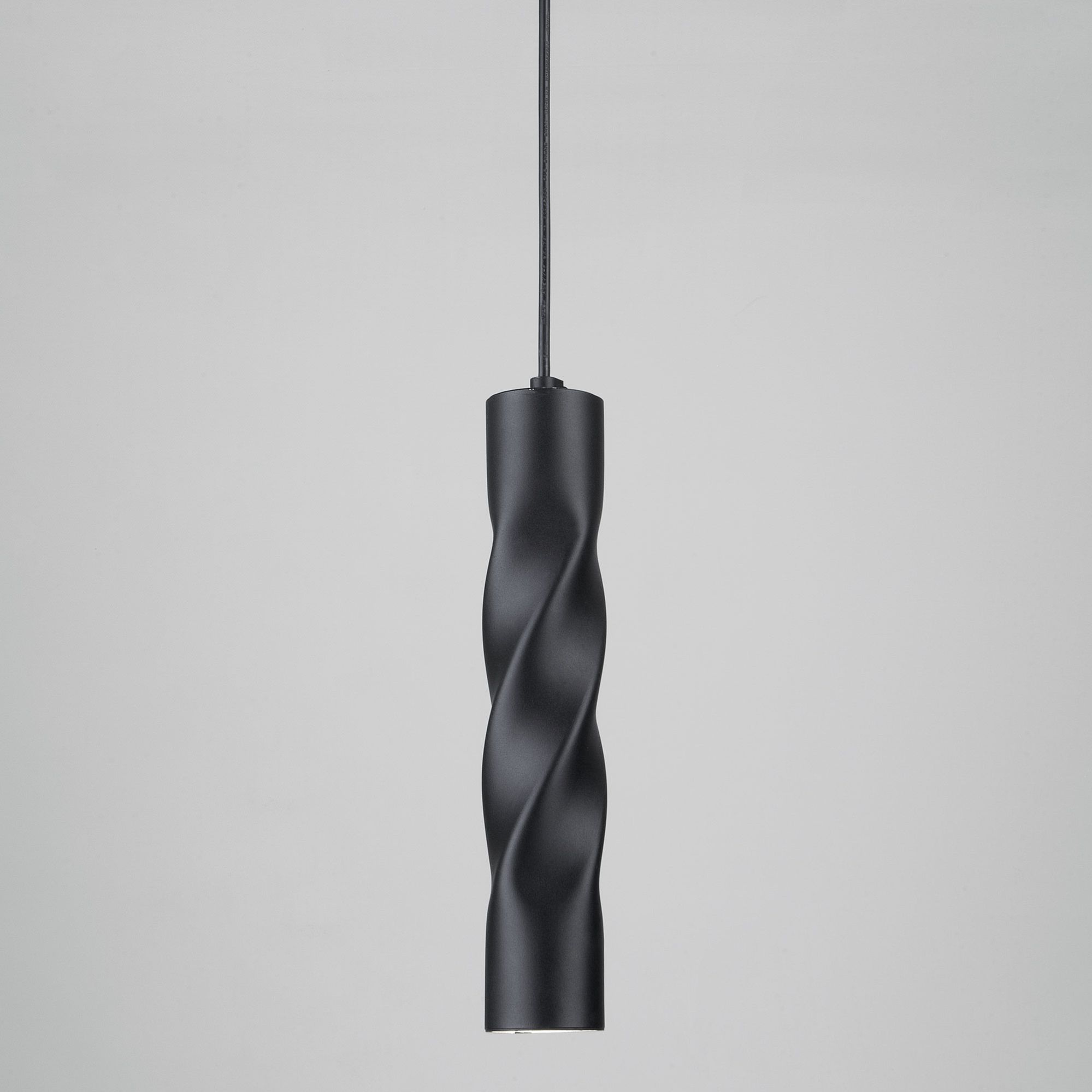 Подвесной светодиодный светильник в стиле лофт Eurosvet Scroll 50136/1 LED черный. Фото 1