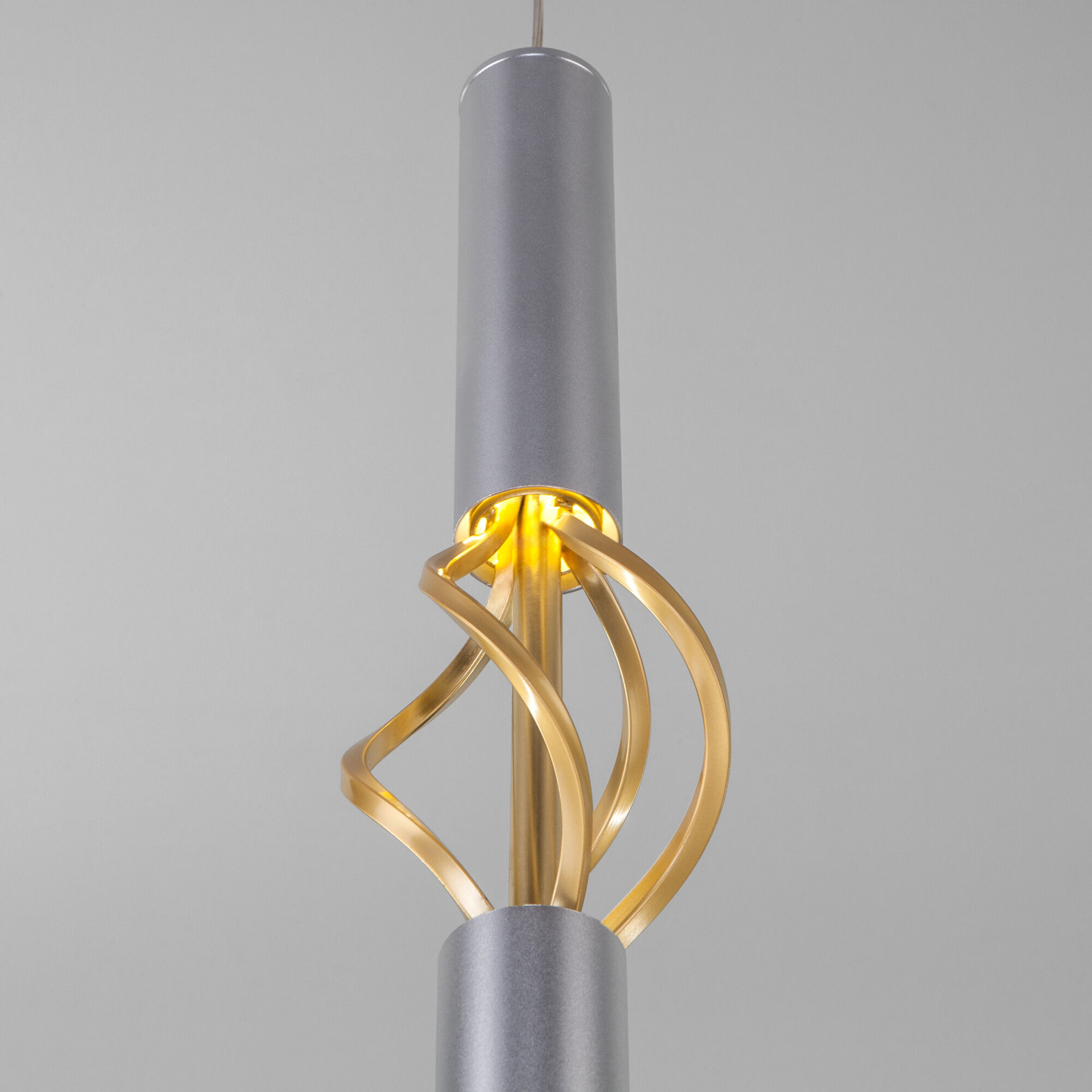 Подвесной светодиодный светильник в стиле лофт Eurosvet Lance 50191/1 LED серебро / золото. Фото 3