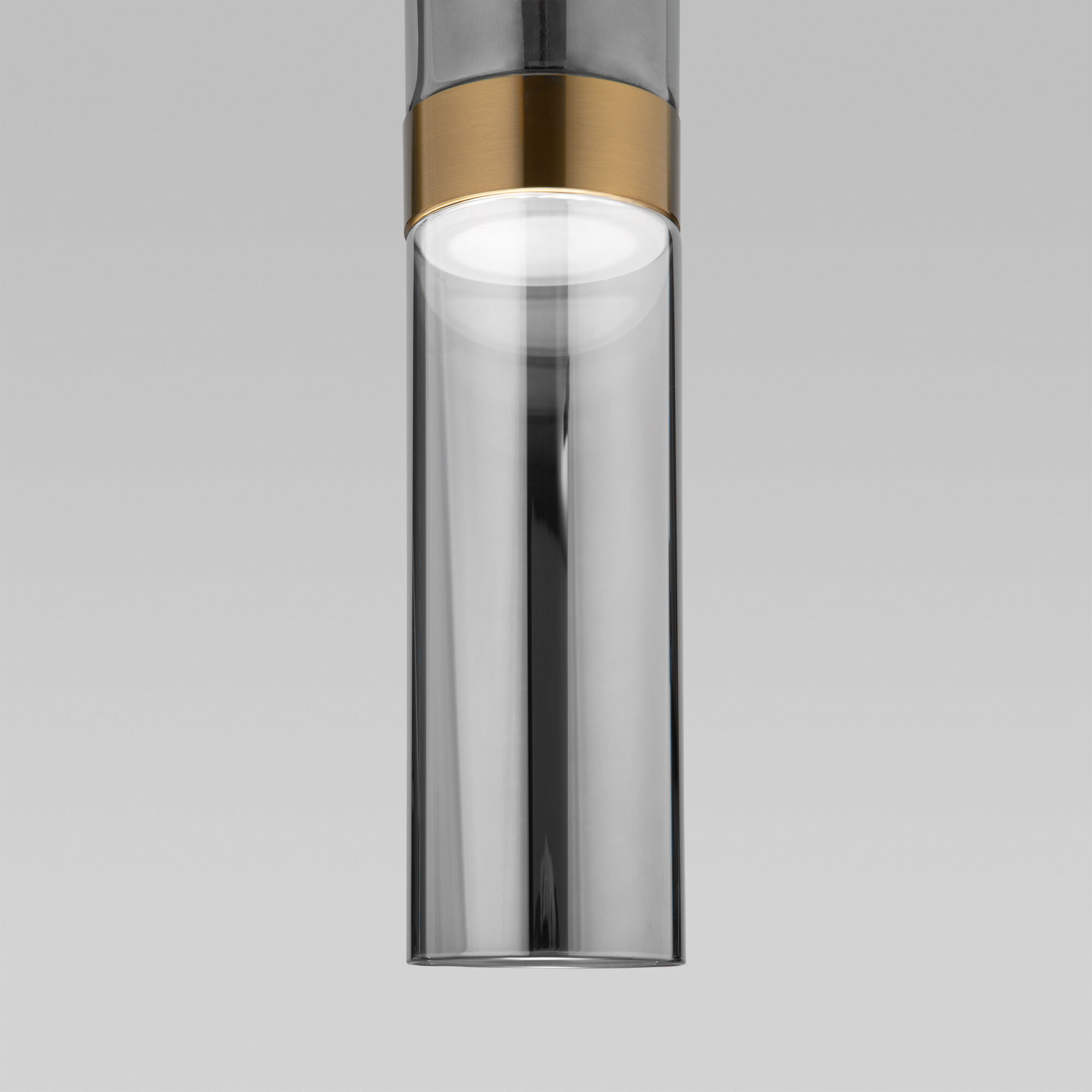 Подвесной светодиодный светильник в стиле лофт Eurosvet Lumen 50244/1 LED латунь/дымчатый. Фото 3