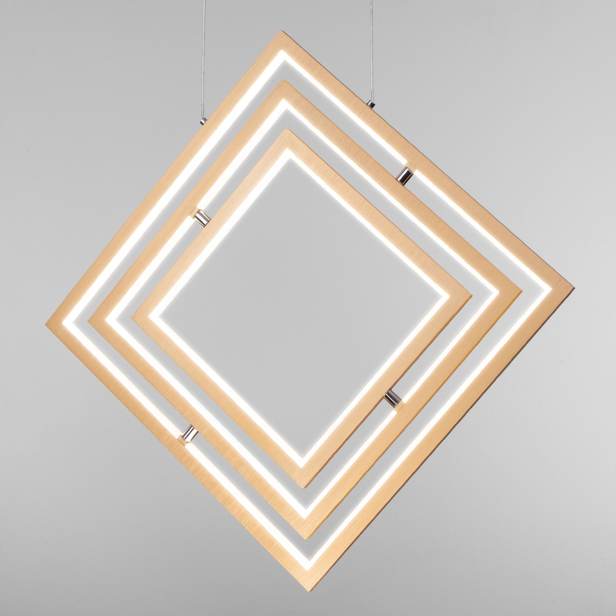 Подвесной светодиодный светильник в стиле минимализм Eurosvet Maya 90224/3 золотой. Фото 4