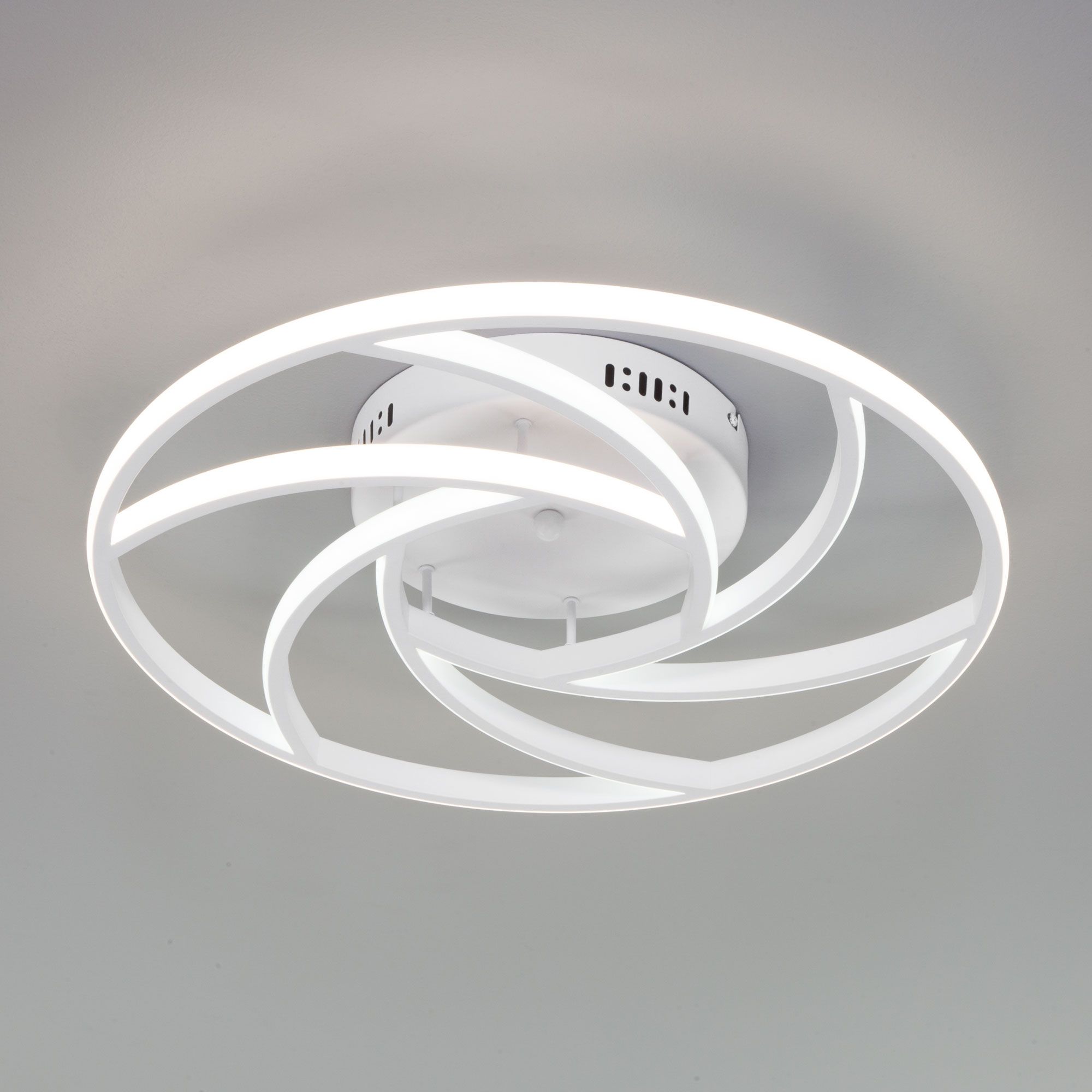 Потолочный светильник с пультом Eurosvet Indio 90207/1 белый. Фото 1