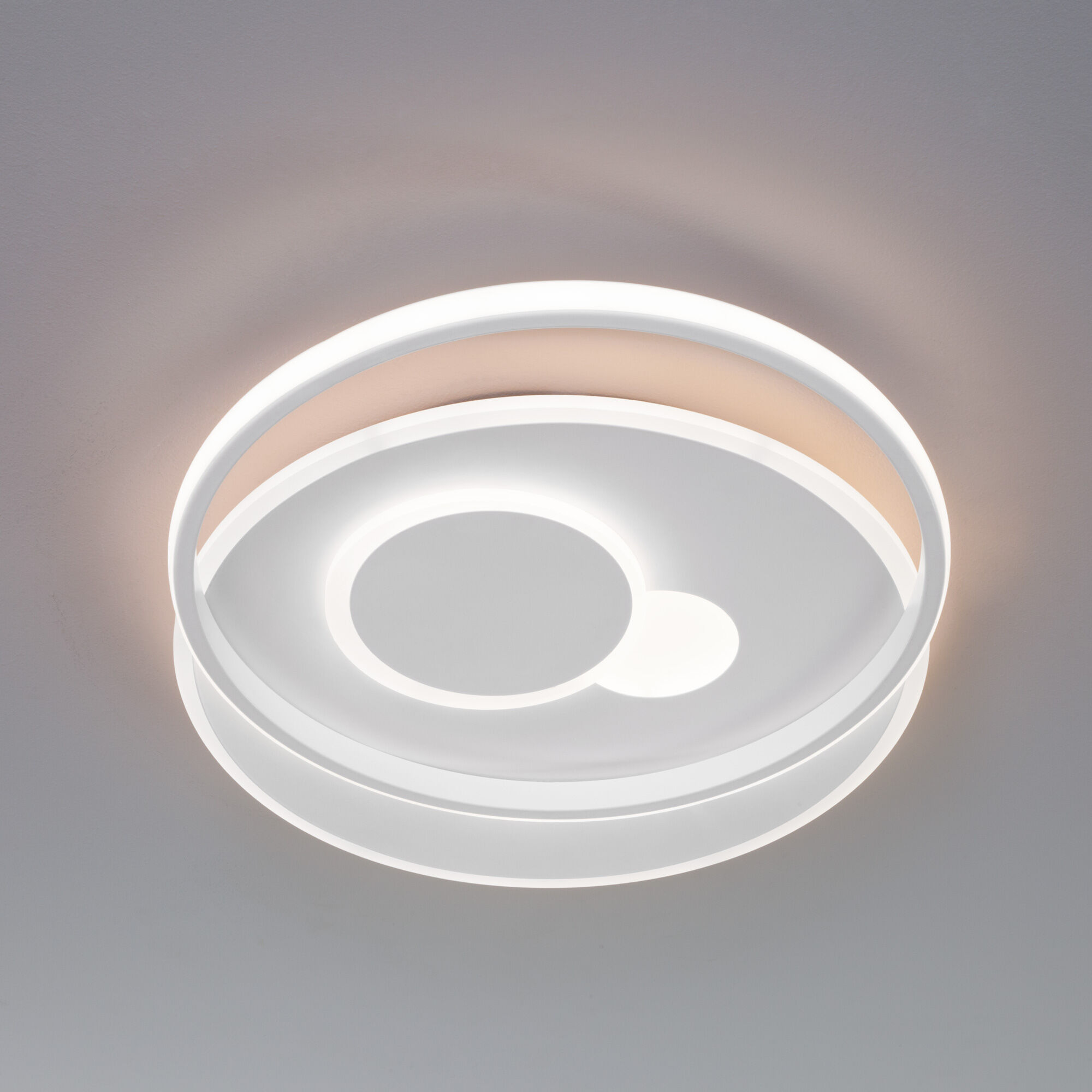 Потолочный светодиодный светильник с регулировкой яркости и цветовой температуры Eurosvet Caroline 90256/1 белый. Фото 4