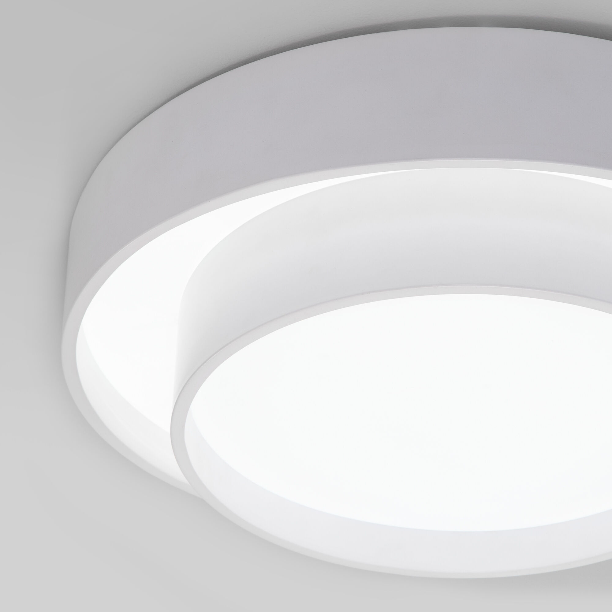 Потолочный светодиодный светильник с регулировкой яркости и цветовой температуры Eurosvet Force 90330/2 белый. Фото 4
