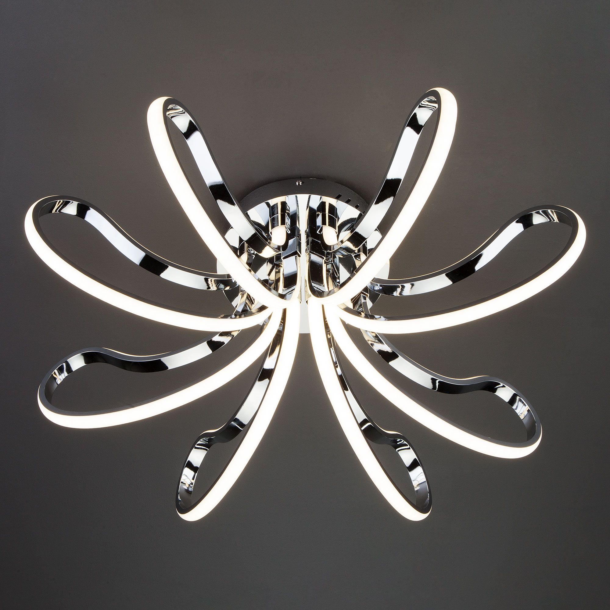 Потолочный светодиодный светильник в стиле минимализм Eurosvet Lilium 90079/8 хром. Фото 5