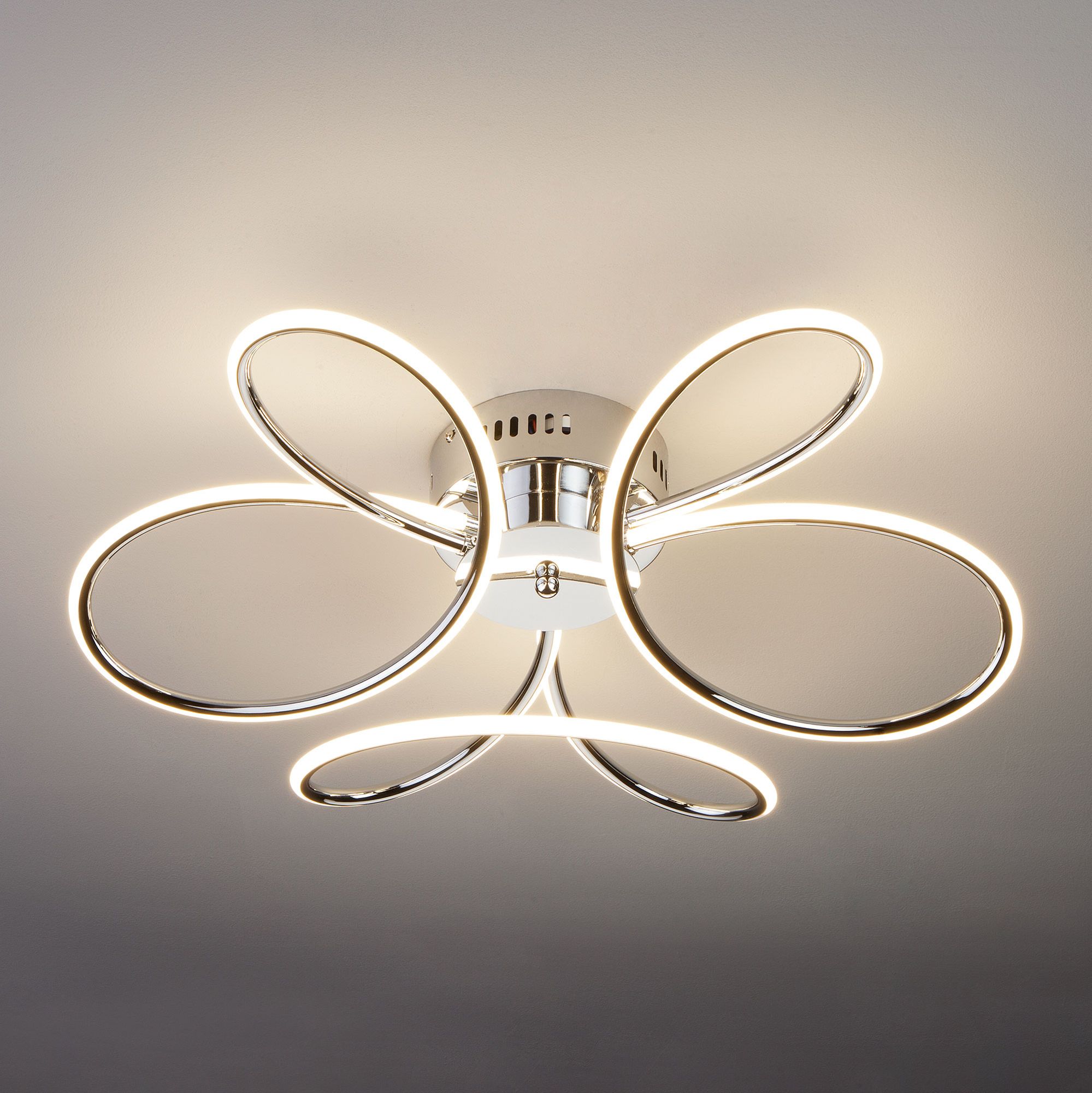 Потолочный светодиодный светильник в стиле минимализм Eurosvet Lozanna 90083/3 хром. Фото 1