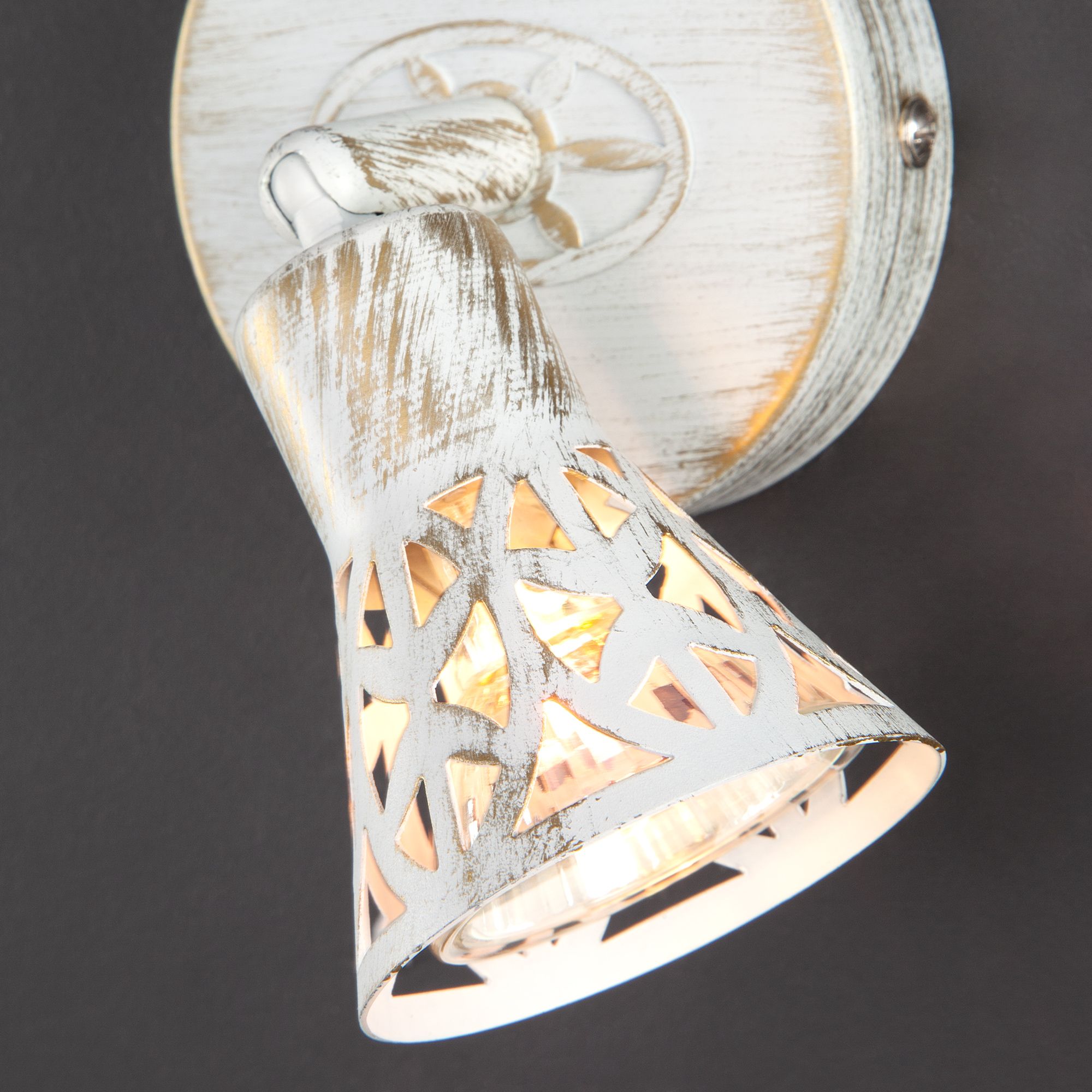 Настенный светильник Eurosvet Alaska 20027/1 белый с золотом. Фото 2