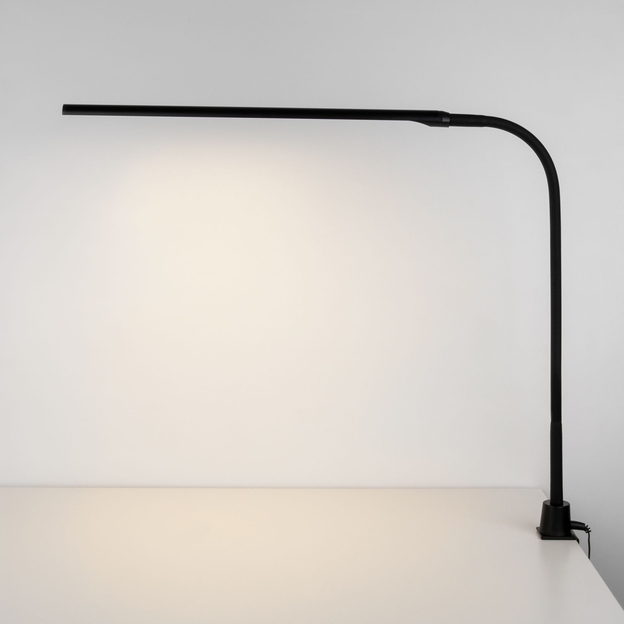 Светодиодная настольная лампа Eurosvet Flex 80429/1 черный. Фото 1