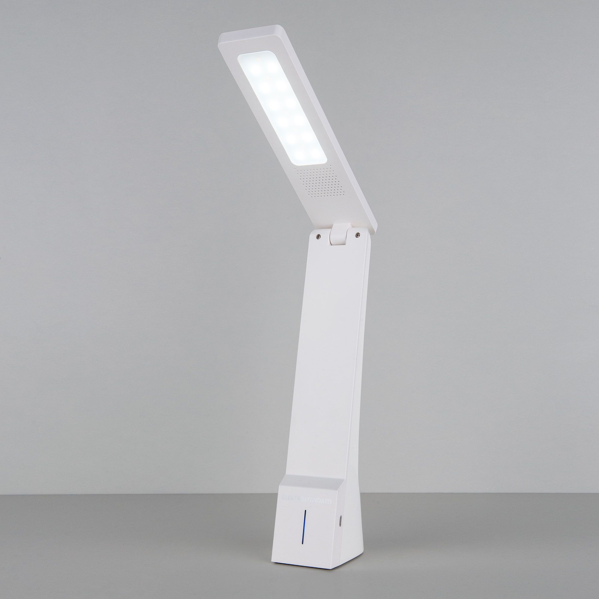 Светодиодная настольная лампа Elektrostandard Desk Desk белый/серебряный (TL90450). Фото 5