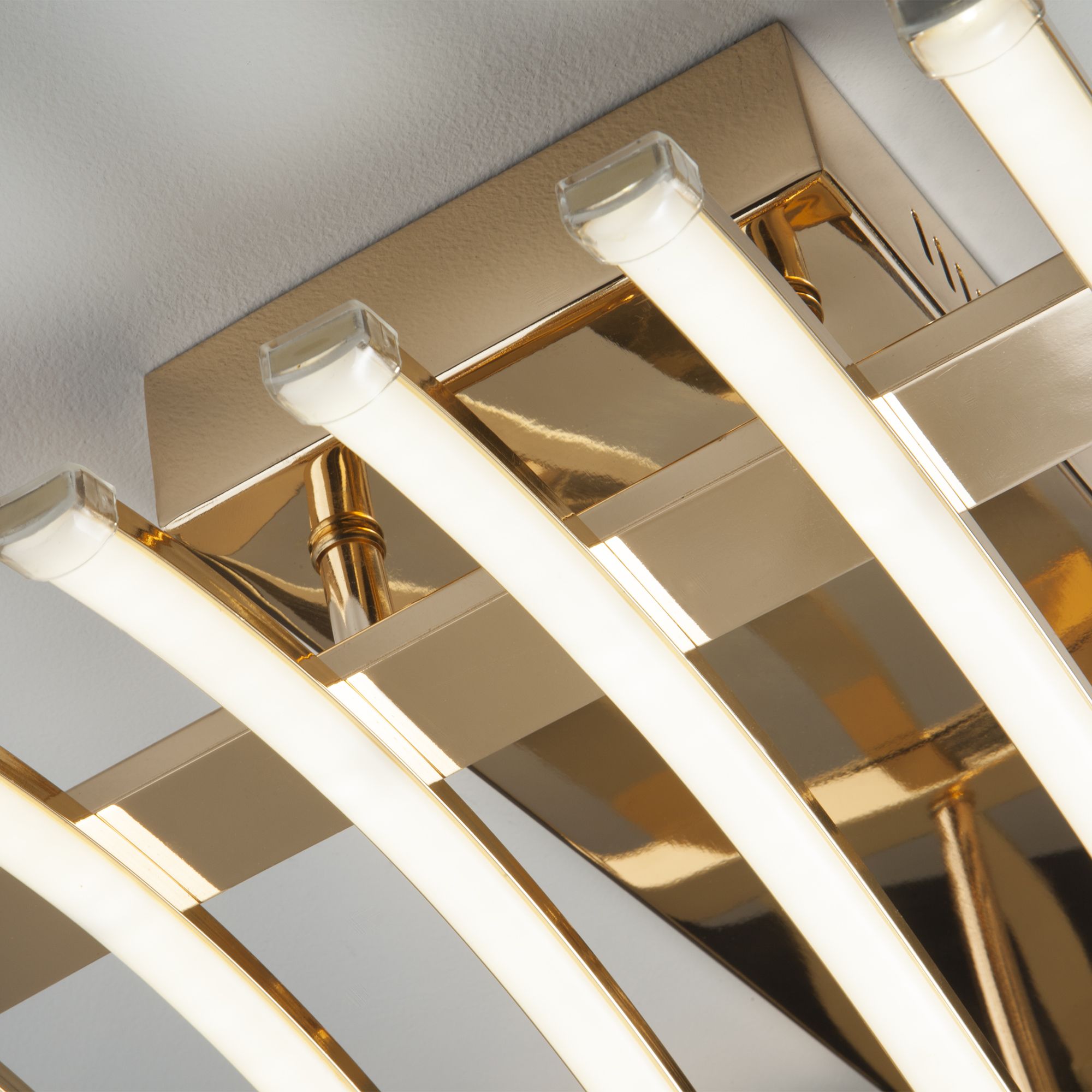 Светодиодный потолочный светильник Eurosvet Avery 90091/7 золото. Фото 4