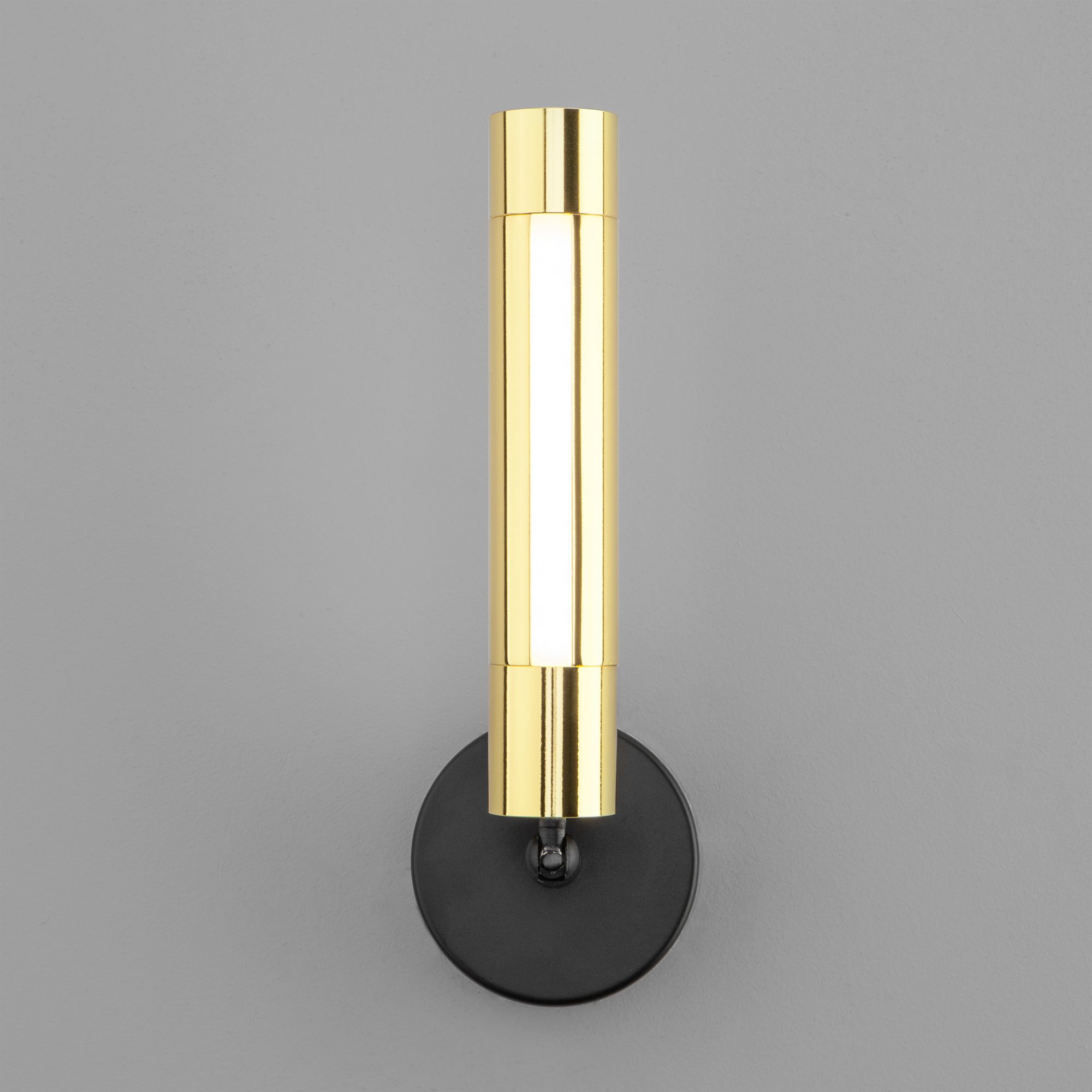 Светодиодный светильник в стиле минимализм Eurosvet Strong 20084/1 LED черный / золото. Фото 3